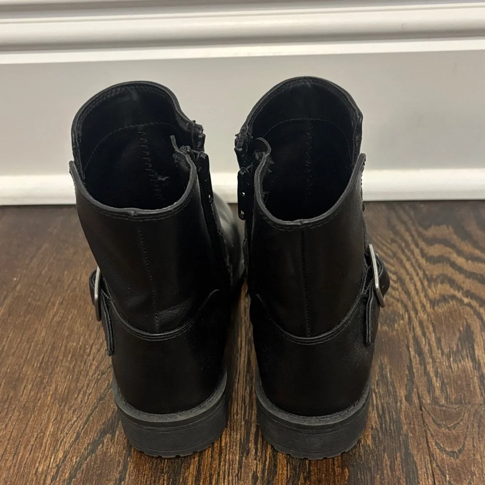 Cat & Jack Girl’s Black Boots Size 2